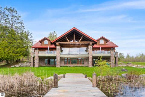 Photo for 438 W Hill Road