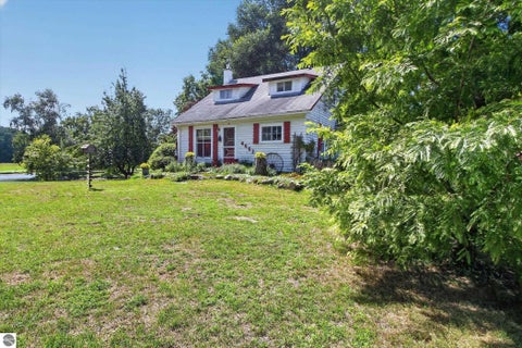 Tiny photo for 4667 N Croswell Road, Alma, MI 48801 (MLS # 1949840)