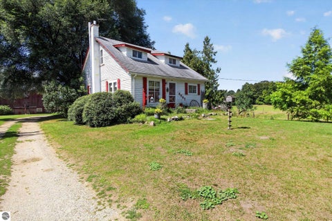 Tiny photo for 4667 N Croswell Road, Alma, MI 48801 (MLS # 1949840)