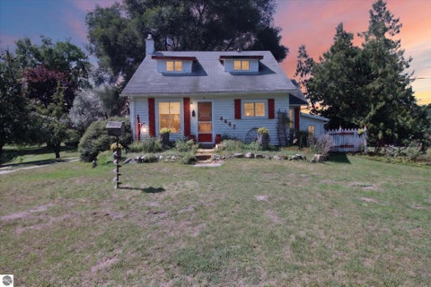 Photo of 4667 N Croswell Road, Alma, MI 48801 (MLS # 1949840)
