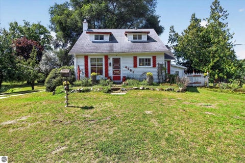 Tiny photo for 4667 N Croswell Road, Alma, MI 48801 (MLS # 1949840)