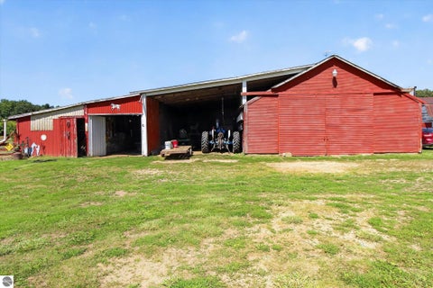 Tiny photo for 4667 N Croswell Road, Alma, MI 48801 (MLS # 1949840)
