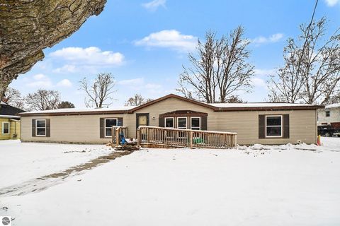 Tiny photo for 147 E Elm Street, Elsie, MI 48831 (MLS # 1942114)