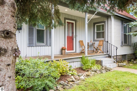 Tiny photo for 202 E Ninth Street, Traverse City, MI 49686 (MLS # 1950345)