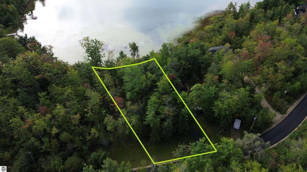 W 3RD, ELK RAPIDS, MI 49629 - Image 3f06bae343c8f415ccb788be26cb7aab/3021641084