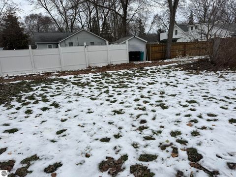Tiny photo for 1212 Bruce Street, Mt Pleasant, MI 48858 (MLS # 1941362)