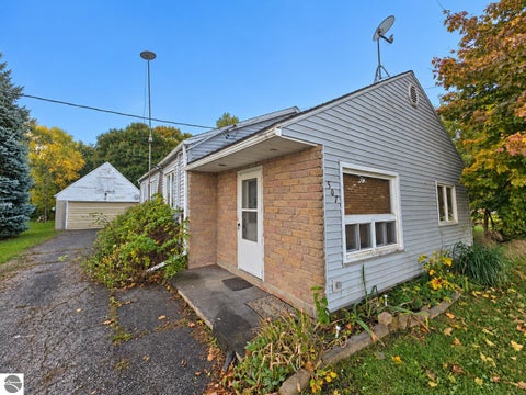 Tiny photo for 507 W Railroad Street, Perrinton, MI 48871 (MLS # 1951582)