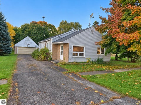 Photo of 507 W Railroad Street, Perrinton, MI 48871 (MLS # 1951582)