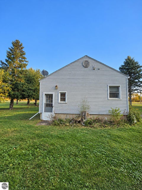 Tiny photo for 507 W Railroad Street, Perrinton, MI 48871 (MLS # 1951582)