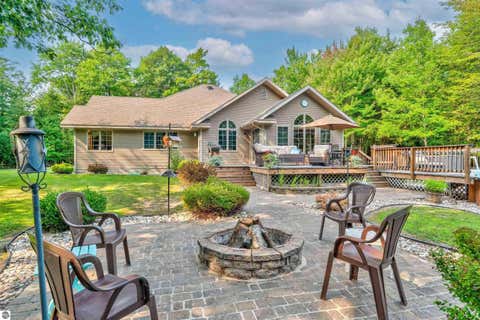 Tiny photo for 268 County Road 441, Manistique, MI 49854 (MLS # 1949549)