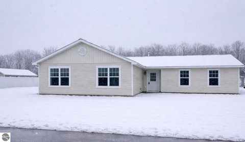 Photo of 1949 Oriole Drive, Traverse City, MI 49685 (MLS # 1942259)