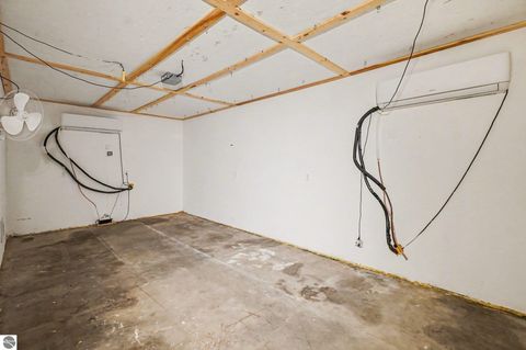 Tiny photo for 9047 E Oakwood Trail, Reed City, MI 49677 (MLS # 1942383)