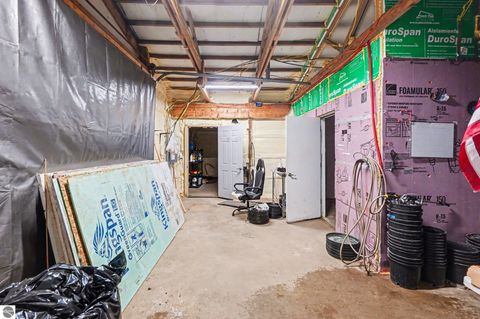 Tiny photo for 9047 E Oakwood Trail, Reed City, MI 49677 (MLS # 1942383)