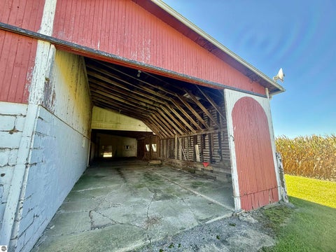 Tiny photo for 588 E Pierce Road, Ithaca, MI 48847 (MLS # 1951019)