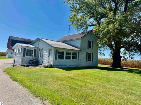 Tiny photo for 588 E Pierce Road, Ithaca, MI 48847 (MLS # 1951019)
