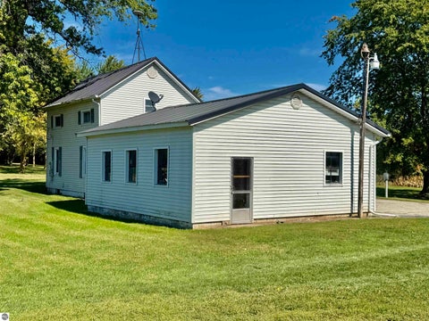 Tiny photo for 588 E Pierce Road, Ithaca, MI 48847 (MLS # 1951019)