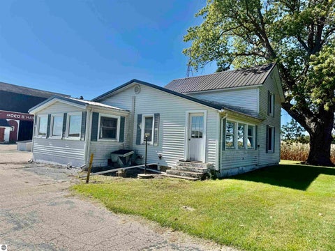 Tiny photo for 588 E Pierce Road, Ithaca, MI 48847 (MLS # 1951019)