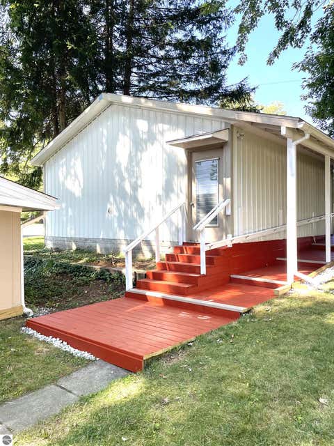 Tiny photo for 5544 N Merry Court, Sanford, MI 48657 (MLS # 1949786)