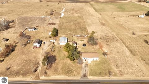 Tiny photo for 4775 E Coleman Road, Clare, MI 48617 (MLS # 1942838)