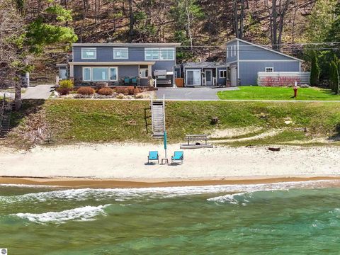 Photo of 7878 Peninsula Drive, Traverse City, MI 49686 (MLS # 1945017)