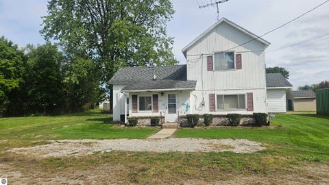 Photo of 211 S Quarterline Street, Ashley, MI 48806 (MLS # 1950913)
