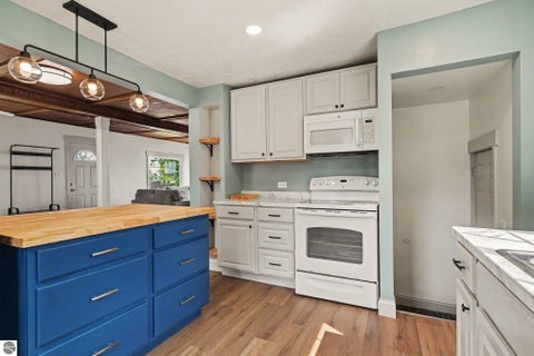 Tiny photo for 110 Guernsey Avenue, Houghton Lake, MI 48629 (MLS # 1949216)