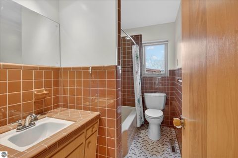 Tiny photo for 1307 Helen Street, Midland, MI 48640 (MLS # 1942972)