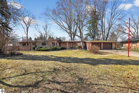 Tiny photo for 1307 Helen Street, Midland, MI 48640 (MLS # 1942972)