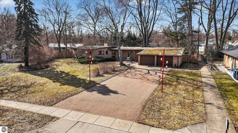 Tiny photo for 1307 Helen Street, Midland, MI 48640 (MLS # 1942972)