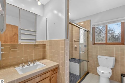 Tiny photo for 1307 Helen Street, Midland, MI 48640 (MLS # 1942972)