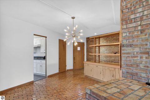 Tiny photo for 1307 Helen Street, Midland, MI 48640 (MLS # 1942972)