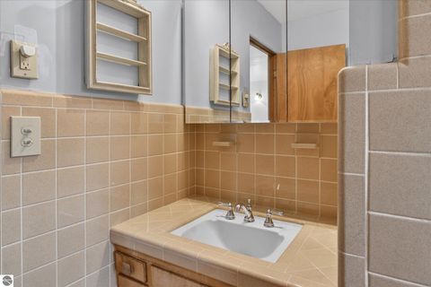 Tiny photo for 1307 Helen Street, Midland, MI 48640 (MLS # 1942972)