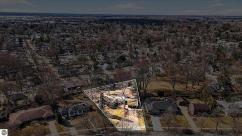 Tiny photo for 1307 Helen Street, Midland, MI 48640 (MLS # 1942972)