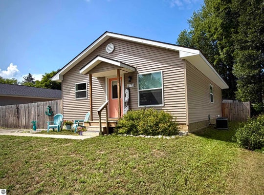 2173 WEST ST, CENTRAL LAKE, MI 49622 - Image 4426b3eba060dff87bb8aae6bb25452e/2850416725
