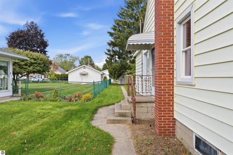 Tiny photo for 514 W Thirteenth Street, Traverse City, MI 49684 (MLS # 1951381)