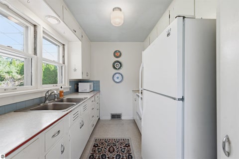 Tiny photo for 514 W Thirteenth Street, Traverse City, MI 49684 (MLS # 1951381)