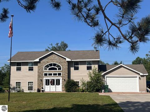 Photo of 8444 Pineview DR, Mancelona, MI 49659 (MLS # 1947883)