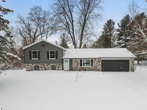 Photo of 10670 E Pico Drive, Traverse City, MI 49684 (MLS # 1941479)