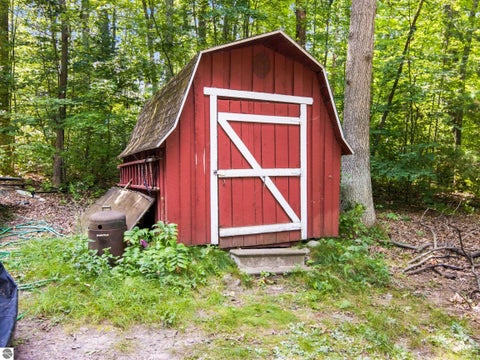 Tiny photo for 4883 Poplar Drive, Harrison, MI 48625 (MLS # 1948767)