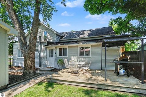 Tiny photo for 722 N University Avenue, Mt Pleasant, MI 48858 (MLS # 1947004)