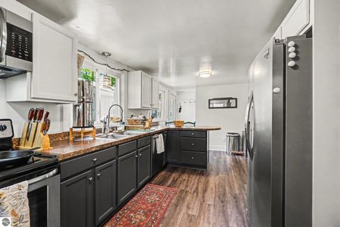 Tiny photo for 722 N University Avenue, Mt Pleasant, MI 48858 (MLS # 1947004)