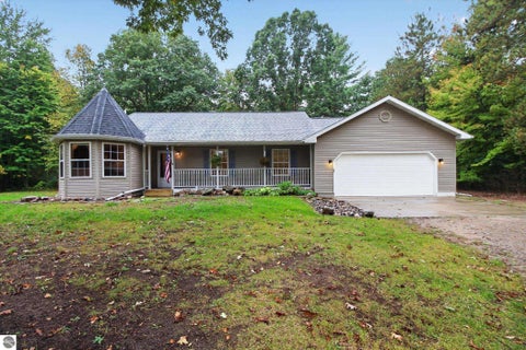 Tiny photo for 4325 W Tyler Road, Alma, MI 48801 (MLS # 1951257)