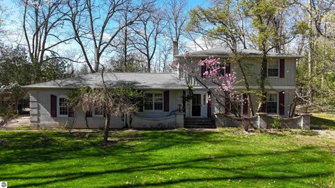 Photo of 620 West Court, Mt Pleasant, MI 48858 (MLS # 1944348)