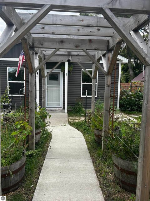 Tiny photo for 152 E Fourteenth Street, Traverse City, MI 49684 (MLS # 1941796)