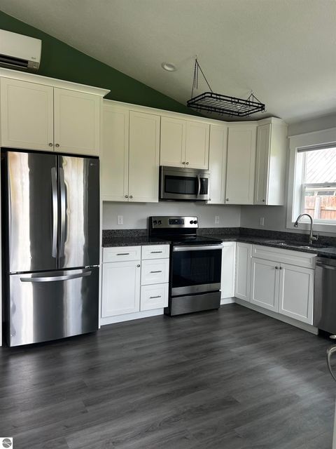 Tiny photo for 152 E Fourteenth Street, Traverse City, MI 49684 (MLS # 1941796)