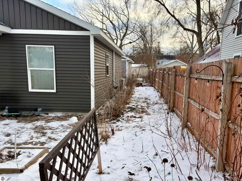 Tiny photo for 152 E Fourteenth Street, Traverse City, MI 49684 (MLS # 1941796)