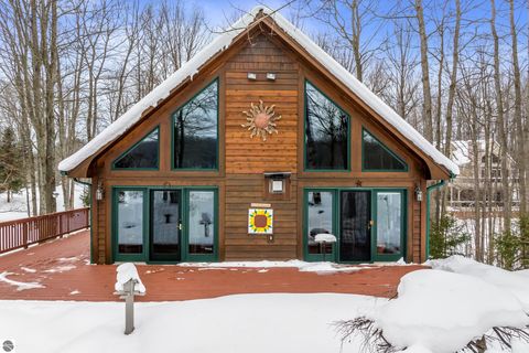 Tiny photo for 4951 Hawks Spur #101, Bellaire, MI 49615 (MLS # 1942249)