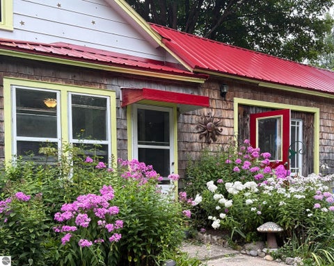 Tiny photo for 335 Bridge Street, Frankfort, MI 49635 (MLS # 1951069)