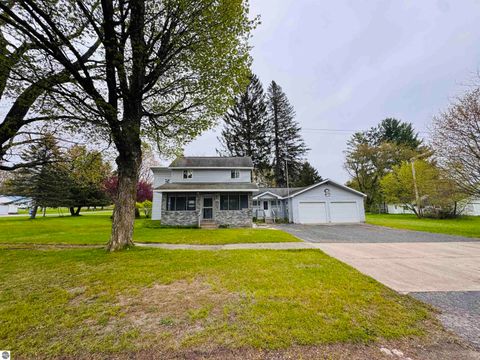 Tiny photo for 408 Garfield Street, Luther, MI 49656 (MLS # 1945102)