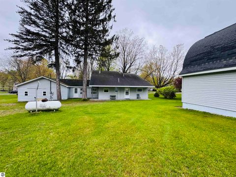 Tiny photo for 408 Garfield Street, Luther, MI 49656 (MLS # 1945102)
